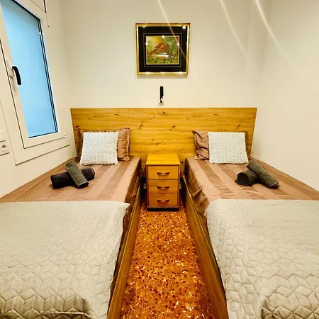 Newly Renovated Apartment, 6 Mins To The * Lloret de Mar