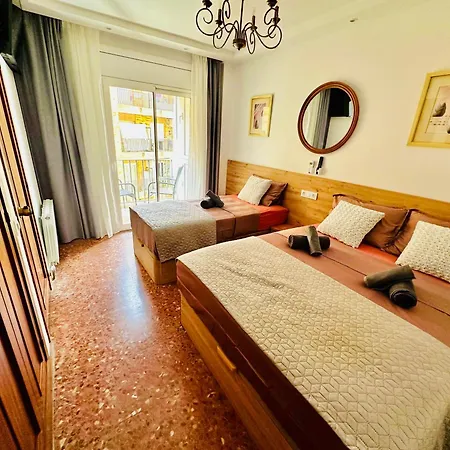 Apartamento Newly Renovated Apartment, 6 Mins To The