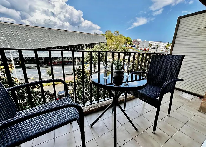 Newly Renovated Apartment, 6 Mins To The Appartement