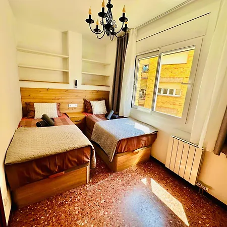 Newly Renovated Apartment, 6 Mins To The *