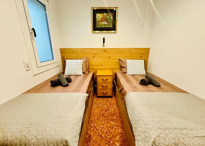 Newly Renovated Apartment, 6 Mins To The * Lloret de Mar