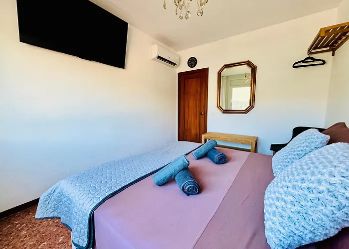 Newly Renovated Apartment, 6 Mins To The Apartment *